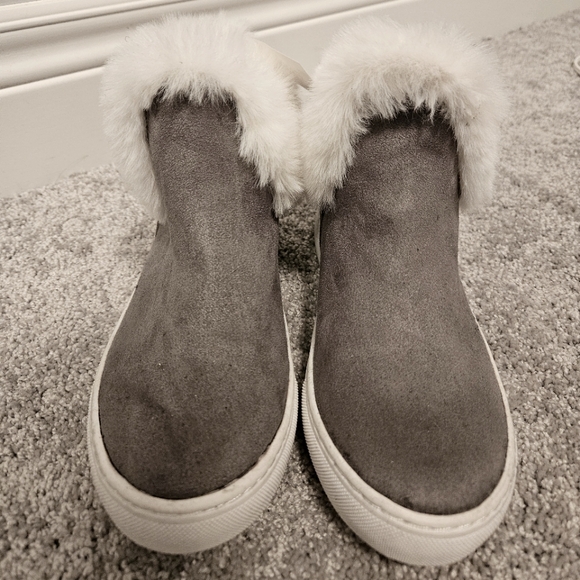 Grey Faux suede booties - size 6 - Picture 1 of 3
